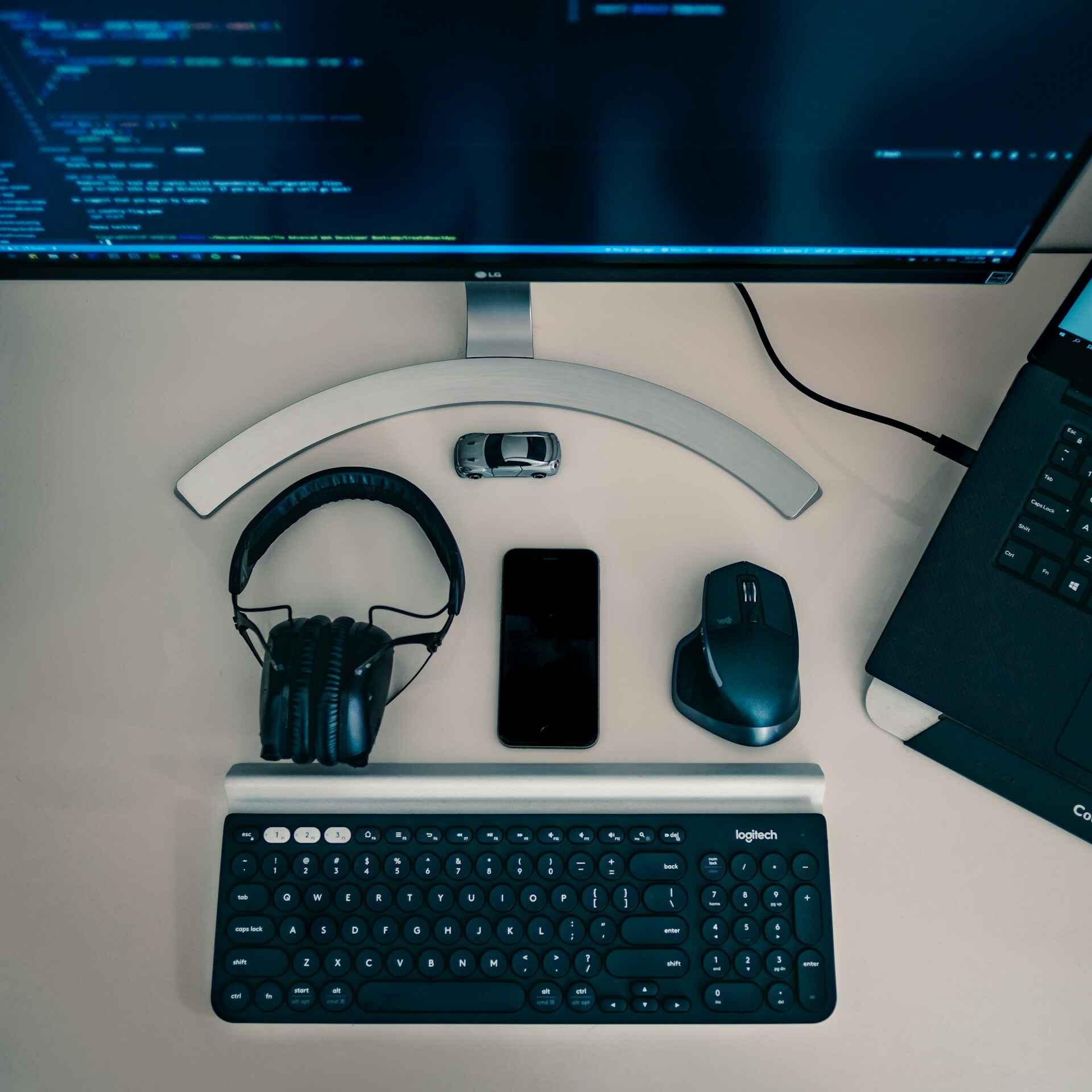 pakata-goh-Ovb-MejXjOg-unsplash (1)